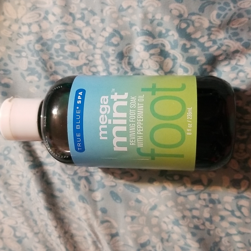 True Blue Spa Mega Mint Reviving Foot Soak